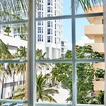 Modern Studio In Miami Beach