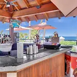 Adorable 2 Bedroom Condo Beach Service 605