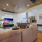 Superb Condo For 8 Near Ocean