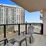Beautiful Oceanside Retreat Beach Service 609