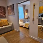 Bright 1Bedroom Renovated Near The Beach