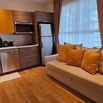 Bright 1Bedroom Renovated Near The Beach