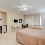 James Hotel