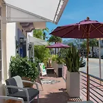 Shelley Hotel