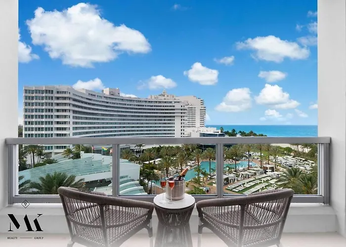 Fountainebleau Resort, Balcony With Ocean & Pool View
