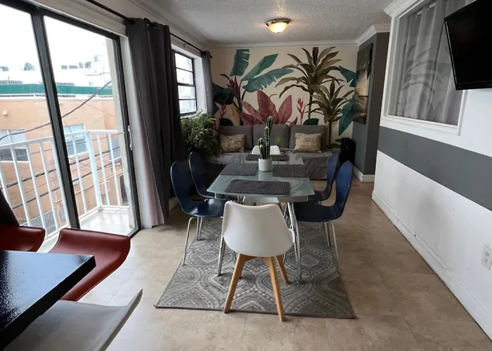 South Beach Apartment With Parking
