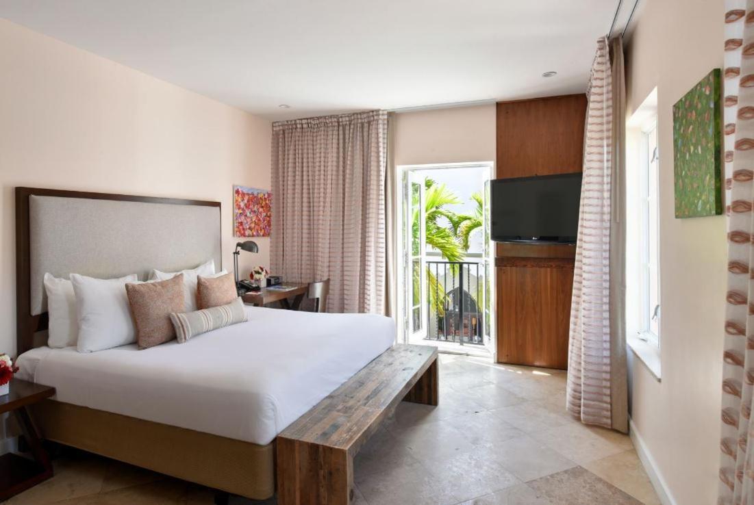 Casa Victoria Orchid Miami Beach