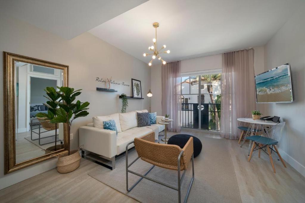 Strand Ocean Drive Suites Aparthotel 3*