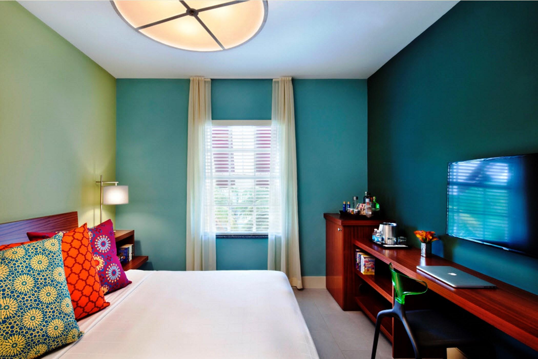 El Paseo Hotel Miami Beach