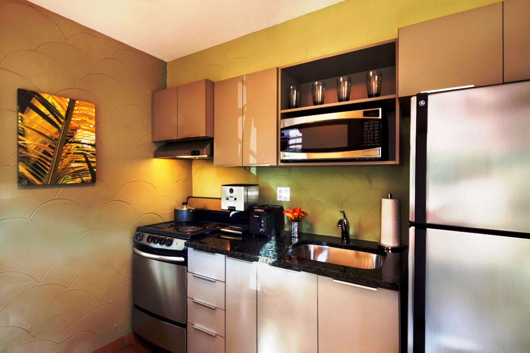 Hotel El Paseo Miami Beach