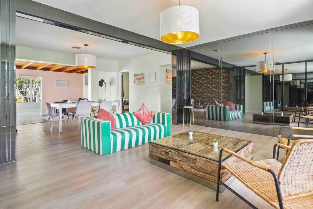Treasure Island - Modern Miami House 3 Bedroom & 2 Bathroom Miami Beach