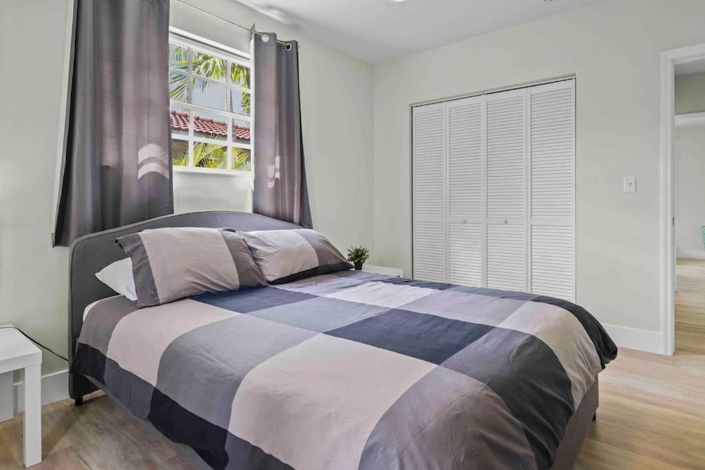 Treasure Island - Modern Miami House 3 Bedroom & 2 Bathroom