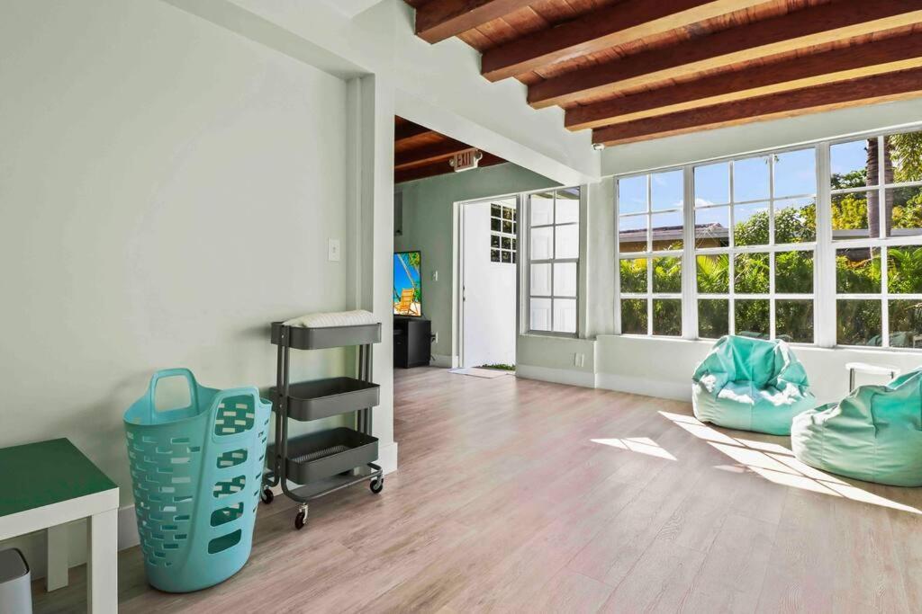 Treasure Island - Modern Miami House 3 Bedroom & 2 Bathroom Miami Beach