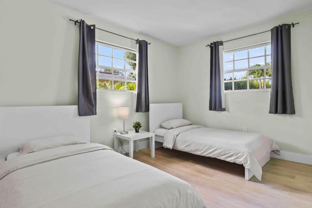 Treasure Island - Modern Miami House 3 Bedroom & 2 Bathroom *
