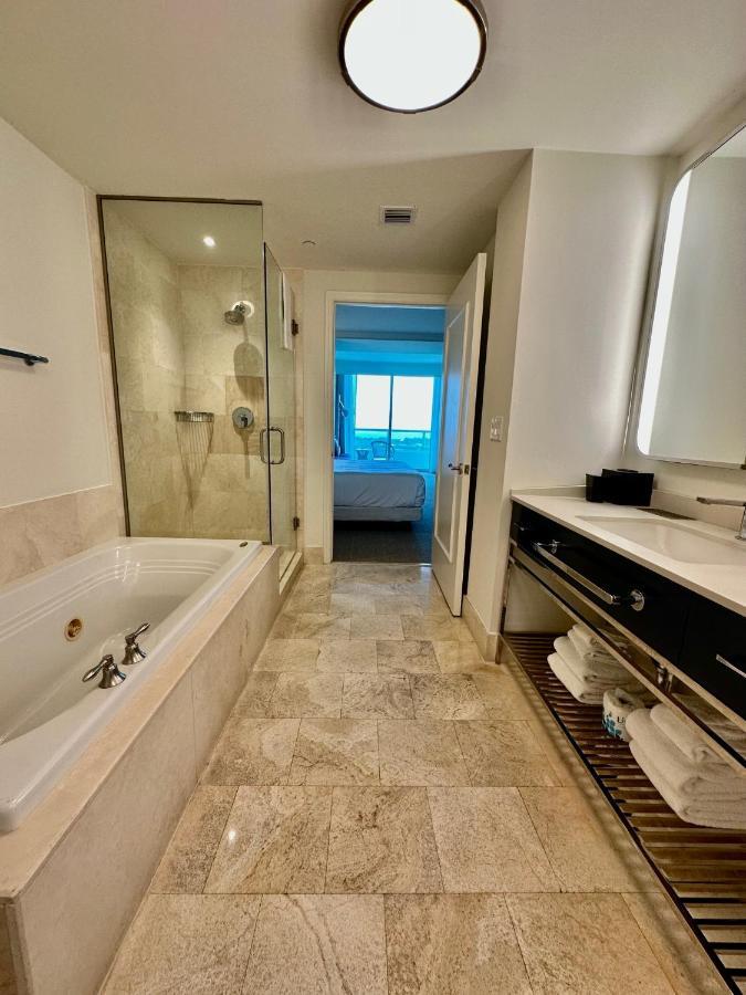 Fontainebleau Miami Beach,tresor Hotel 5*