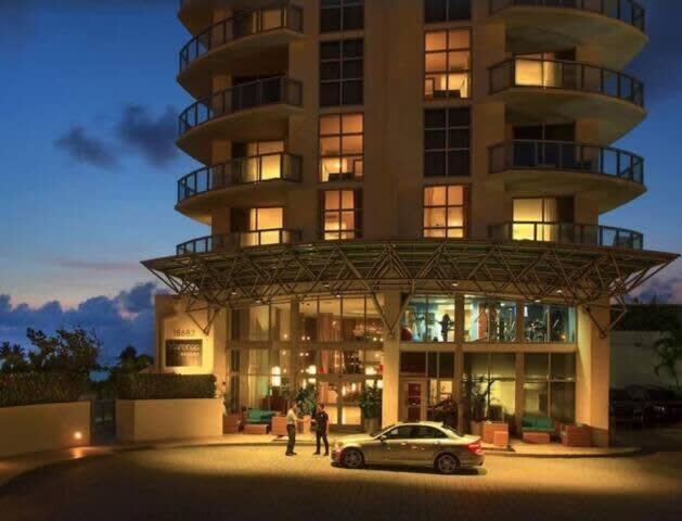 Beachfront - Pool - Ocean View Balcony- Gym Apartment Miami Beach