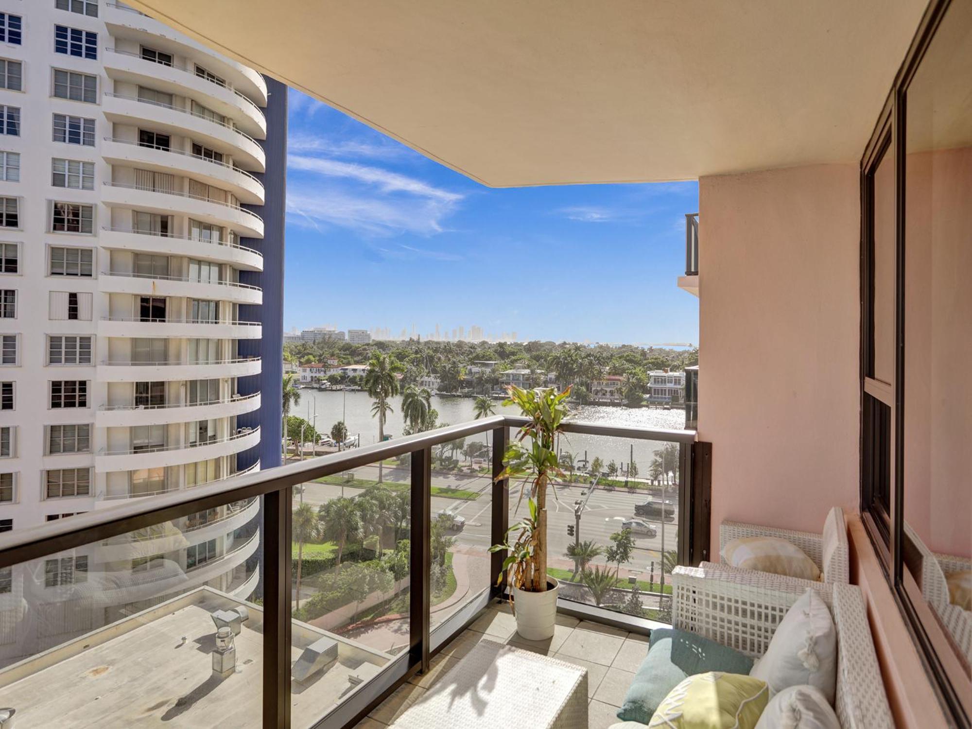 Ocean View Serenity Service 915 * Miami Beach