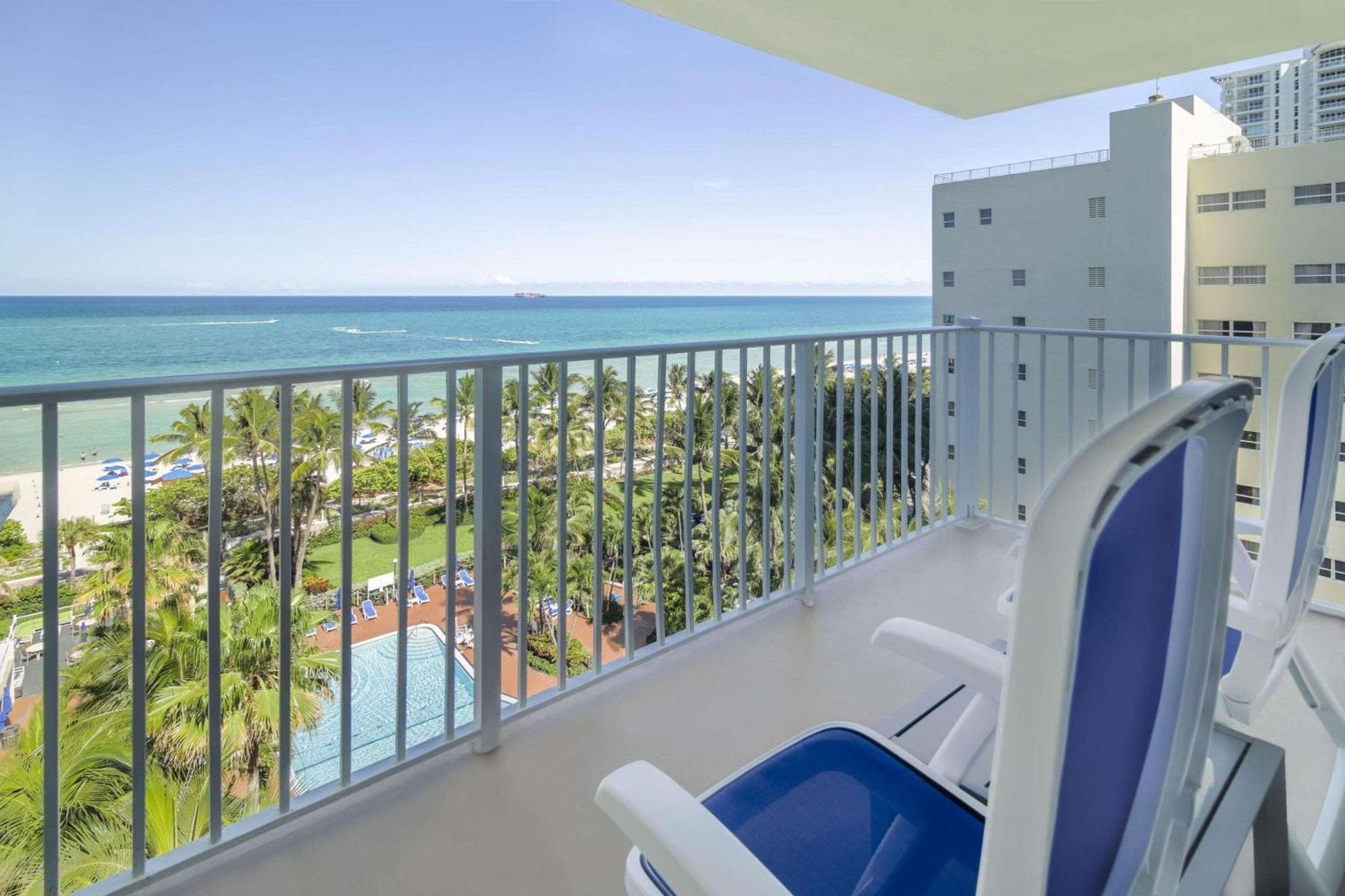 Radisson Miami Hotel