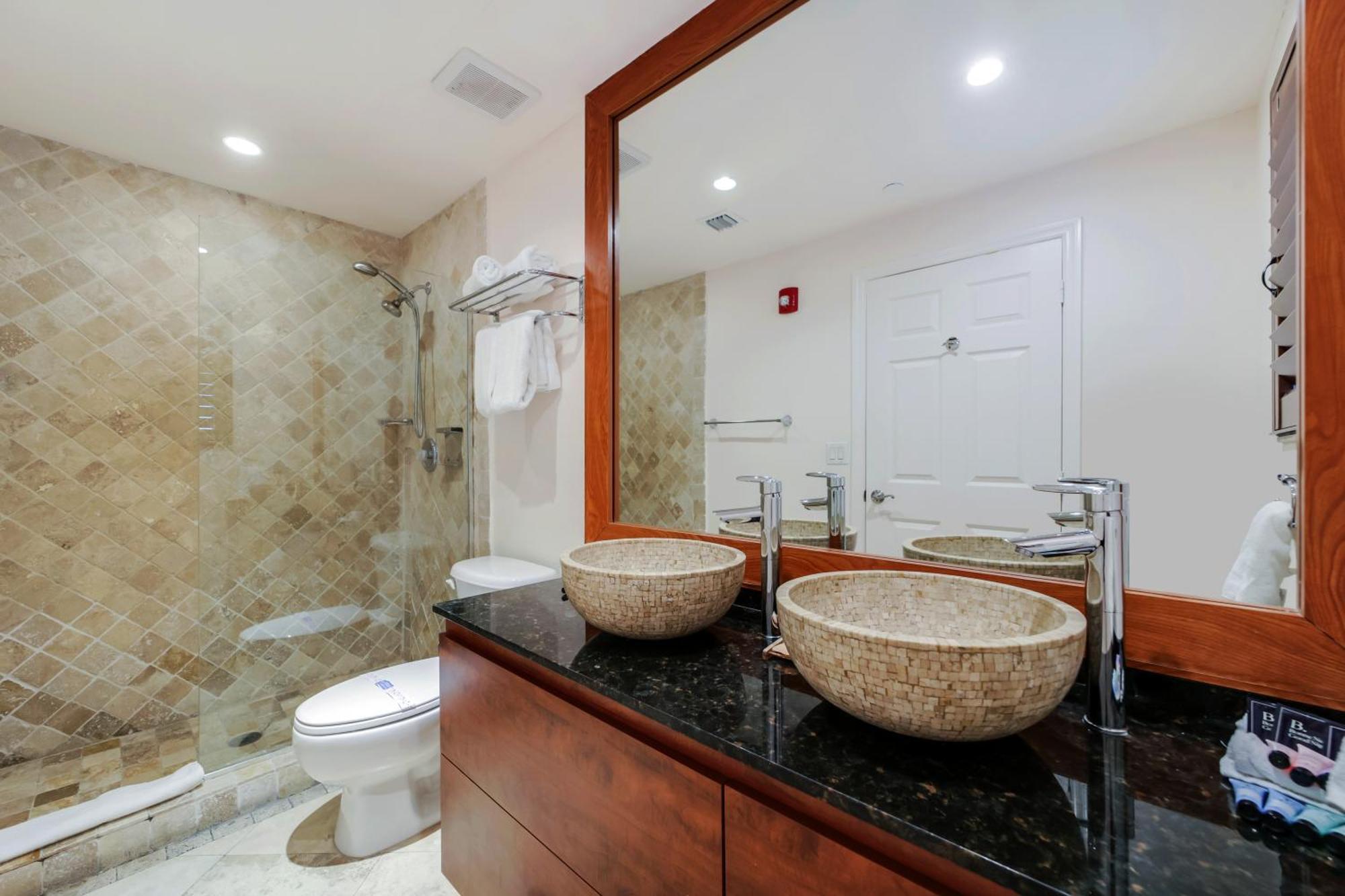 Casa Victoria Orchid Miami Beach
