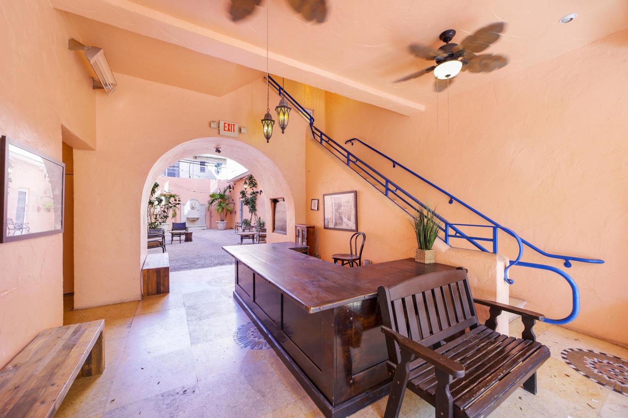 Casa Victoria Orchid Aparthotel