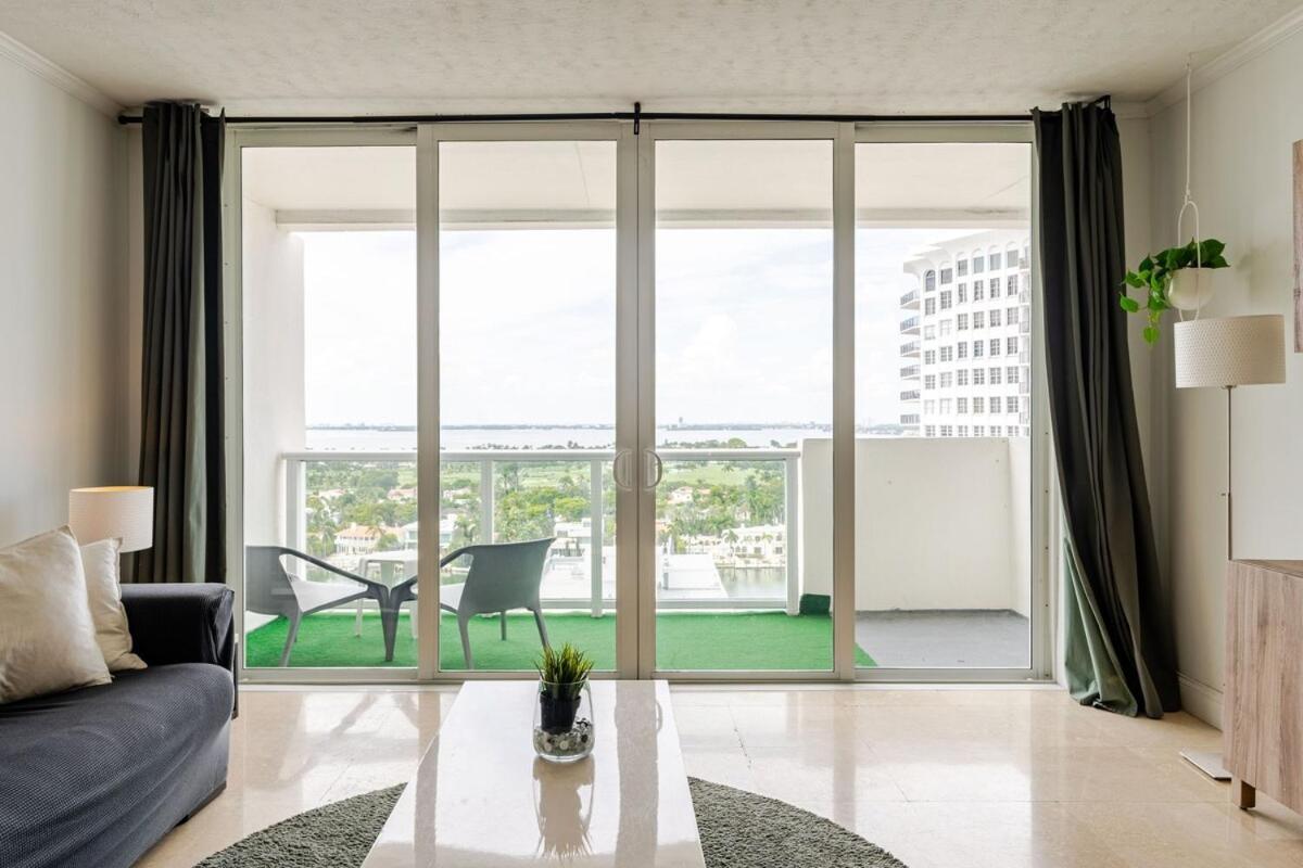 Pavilion -amazing Bay Sunset-miami * Miami Beach