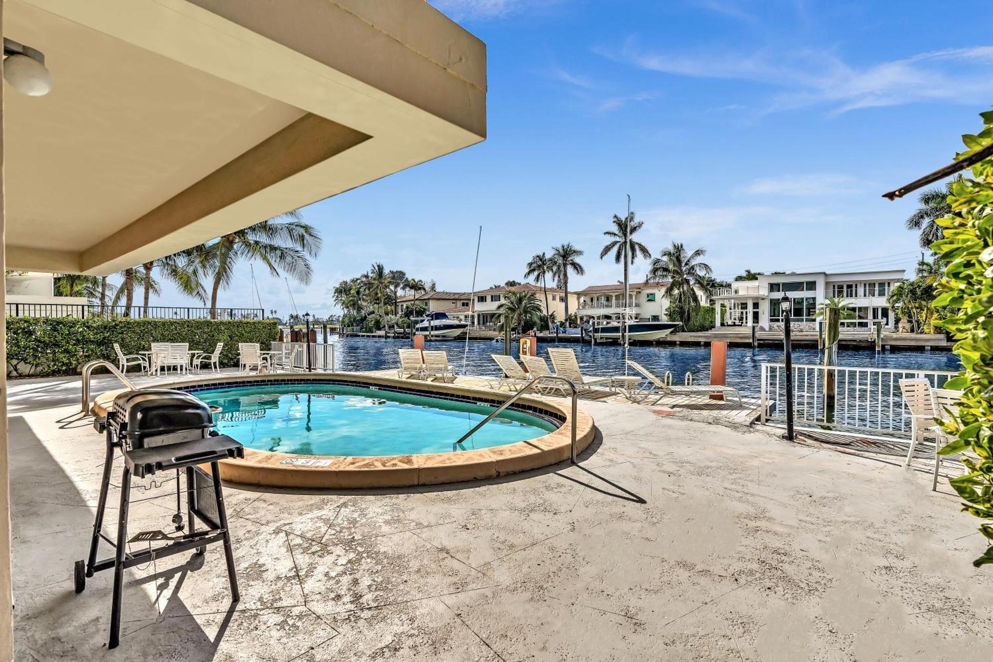 Bay Harbor Sunset 5b Apartment