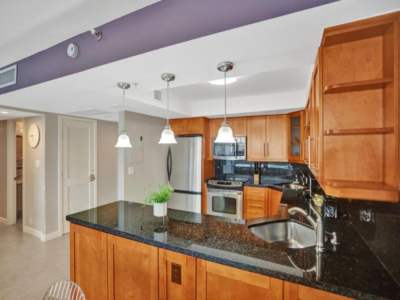 2 Bedroom With Amenities, Pool And Gym 618 * Miami Beach