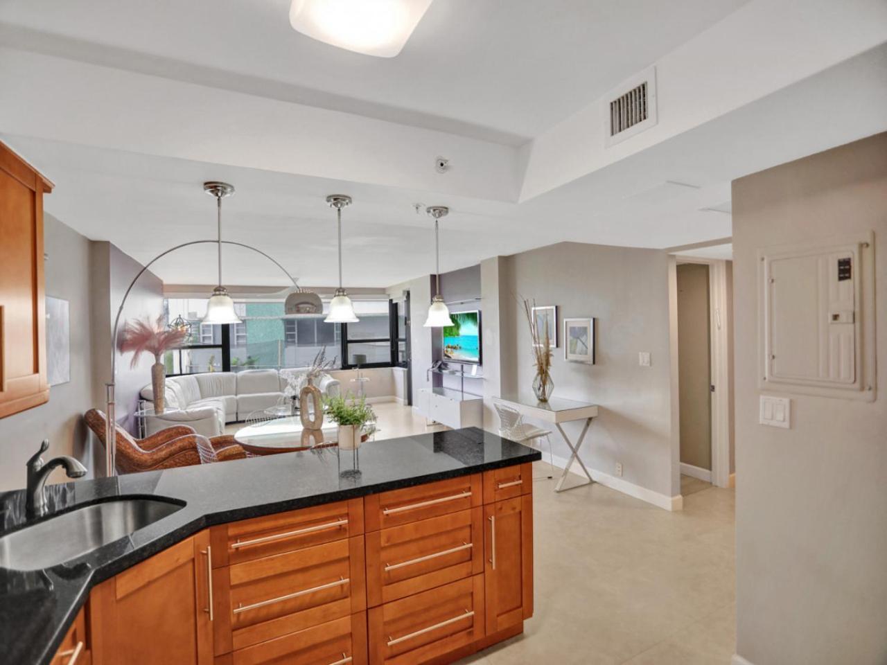 2 Bedroom With Amenities, Pool And Gym 618 * Miami Beach
