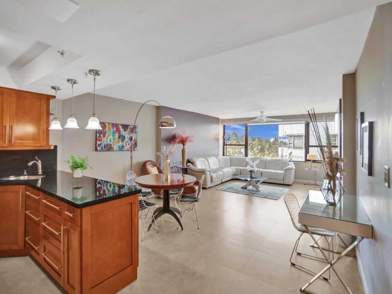 Apartment 2 Bedroom With Amenities, Pool And Gym 618