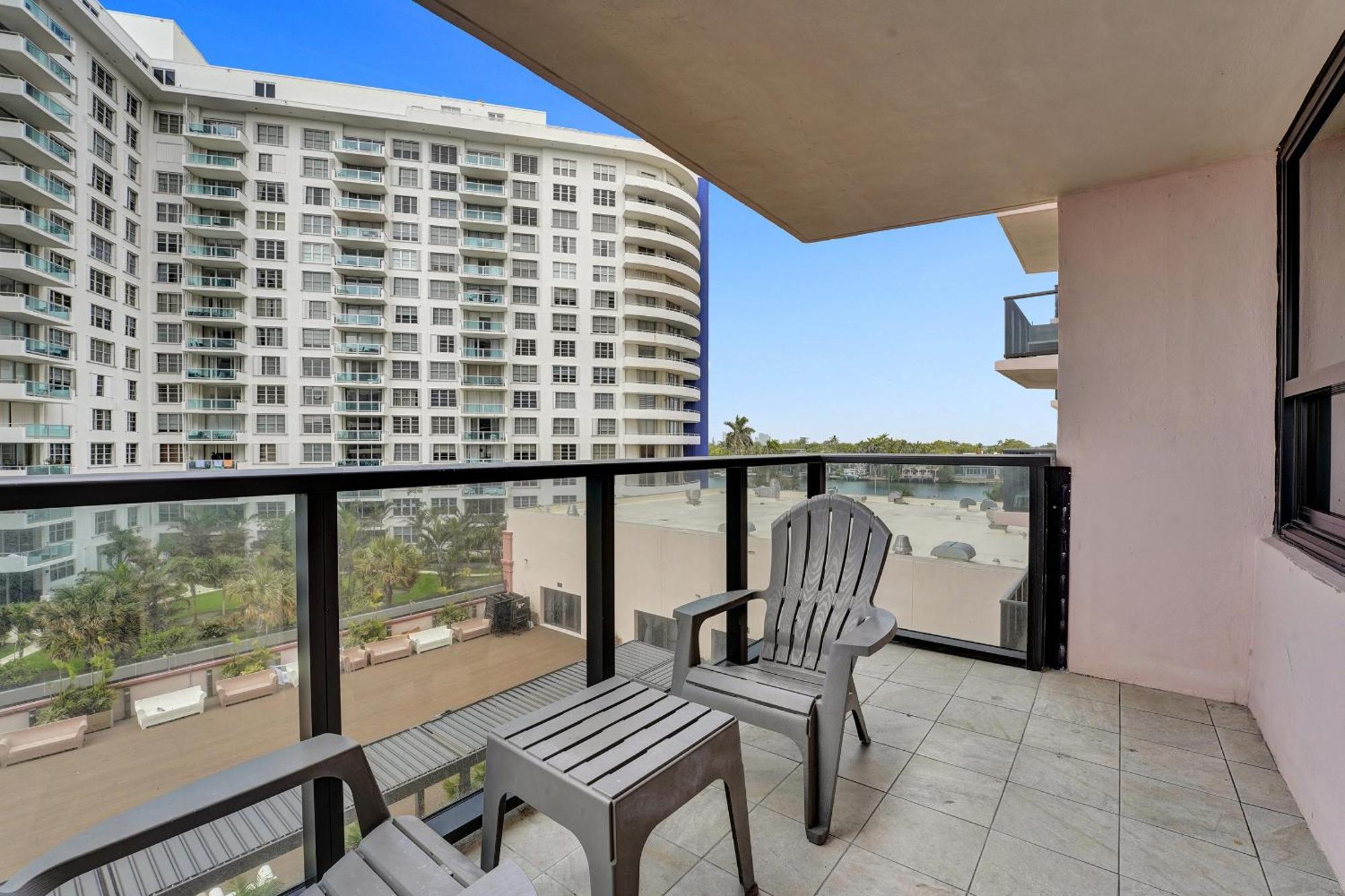 Beautiful Oceanside Retreat Service 609 * Miami Beach