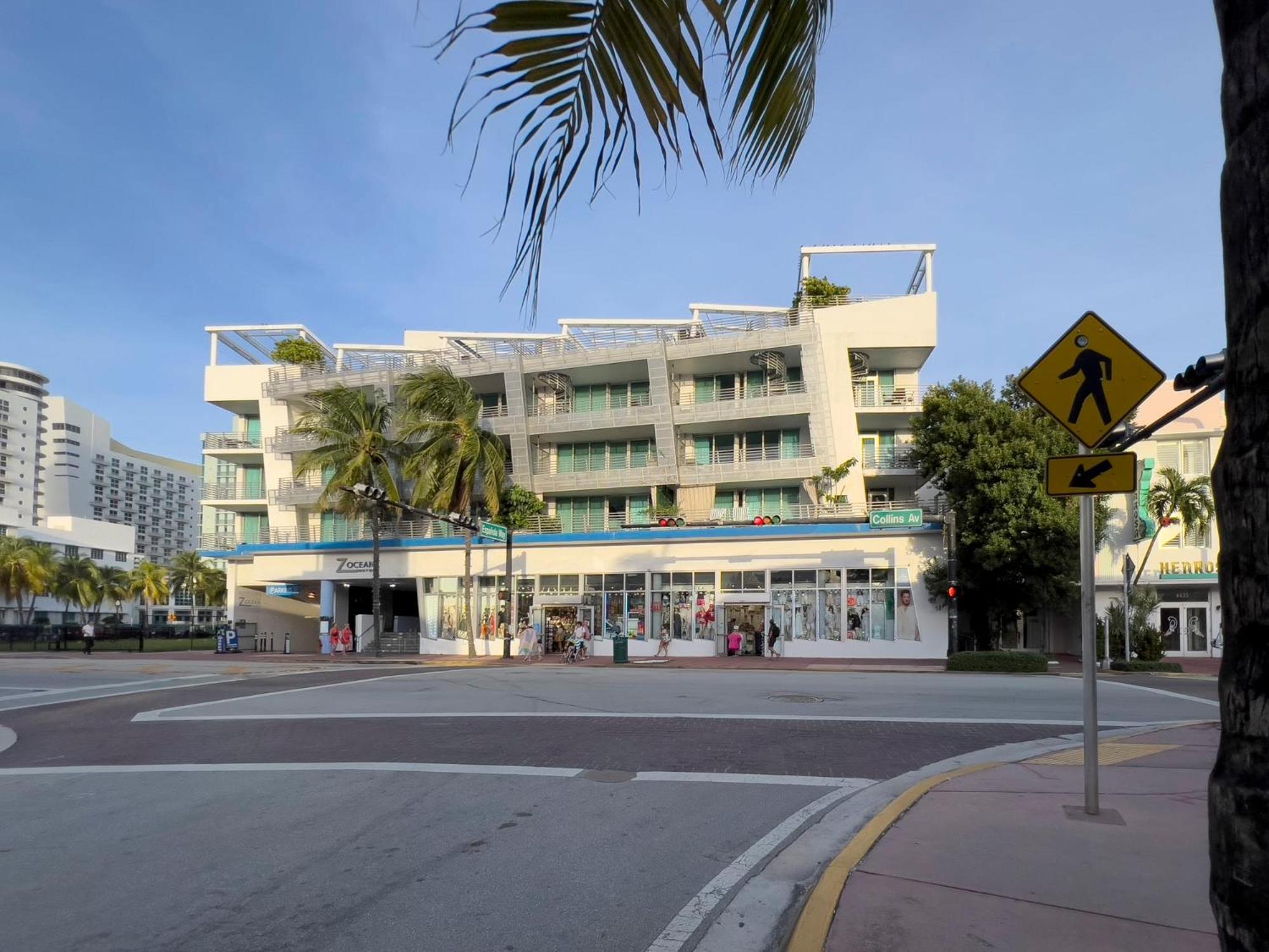 Chasing Waves Stunning Penthouse, Near Ocean Drive Miami Beach