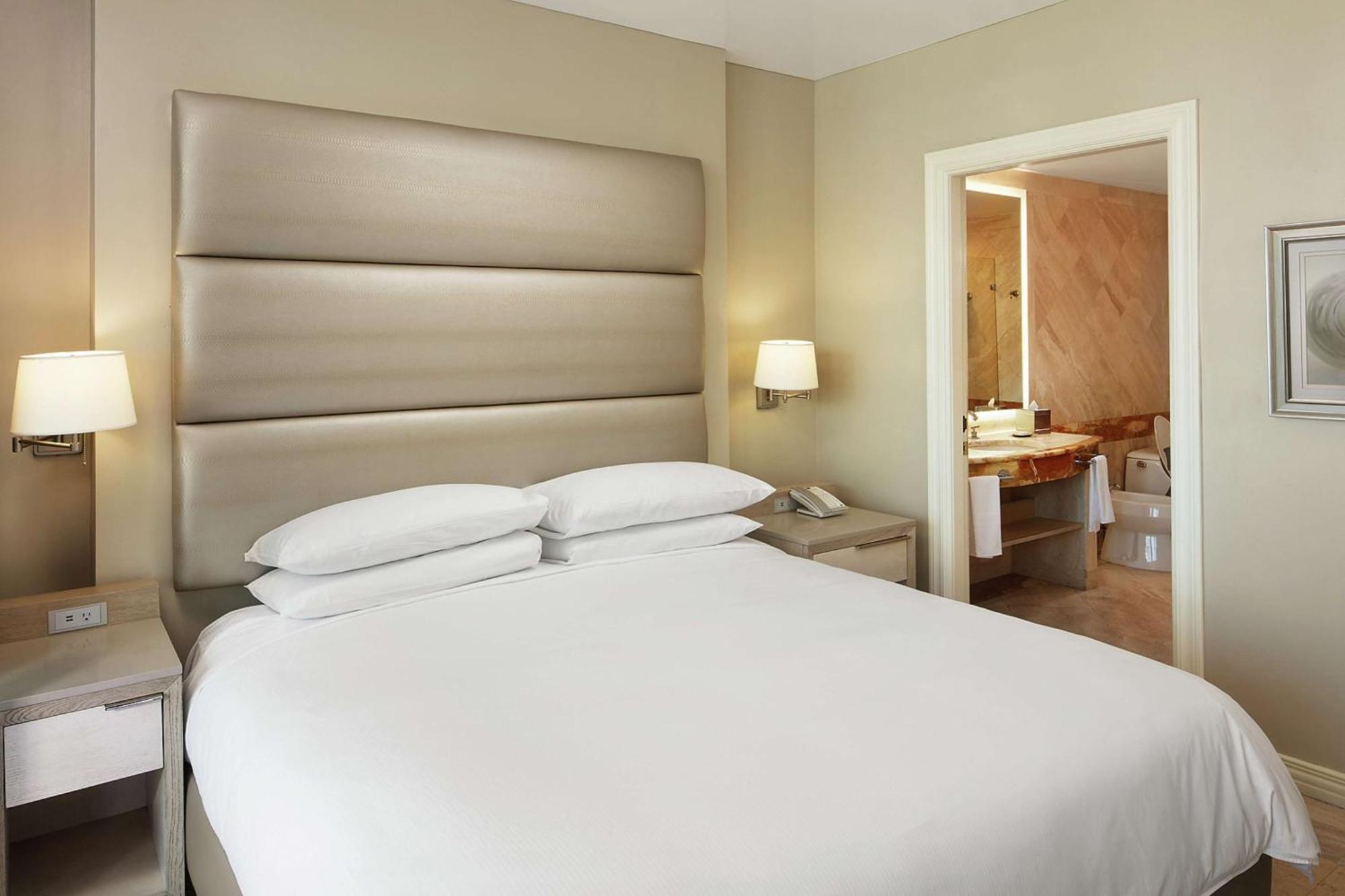 Resort Hilton Bentley Miami South Beach