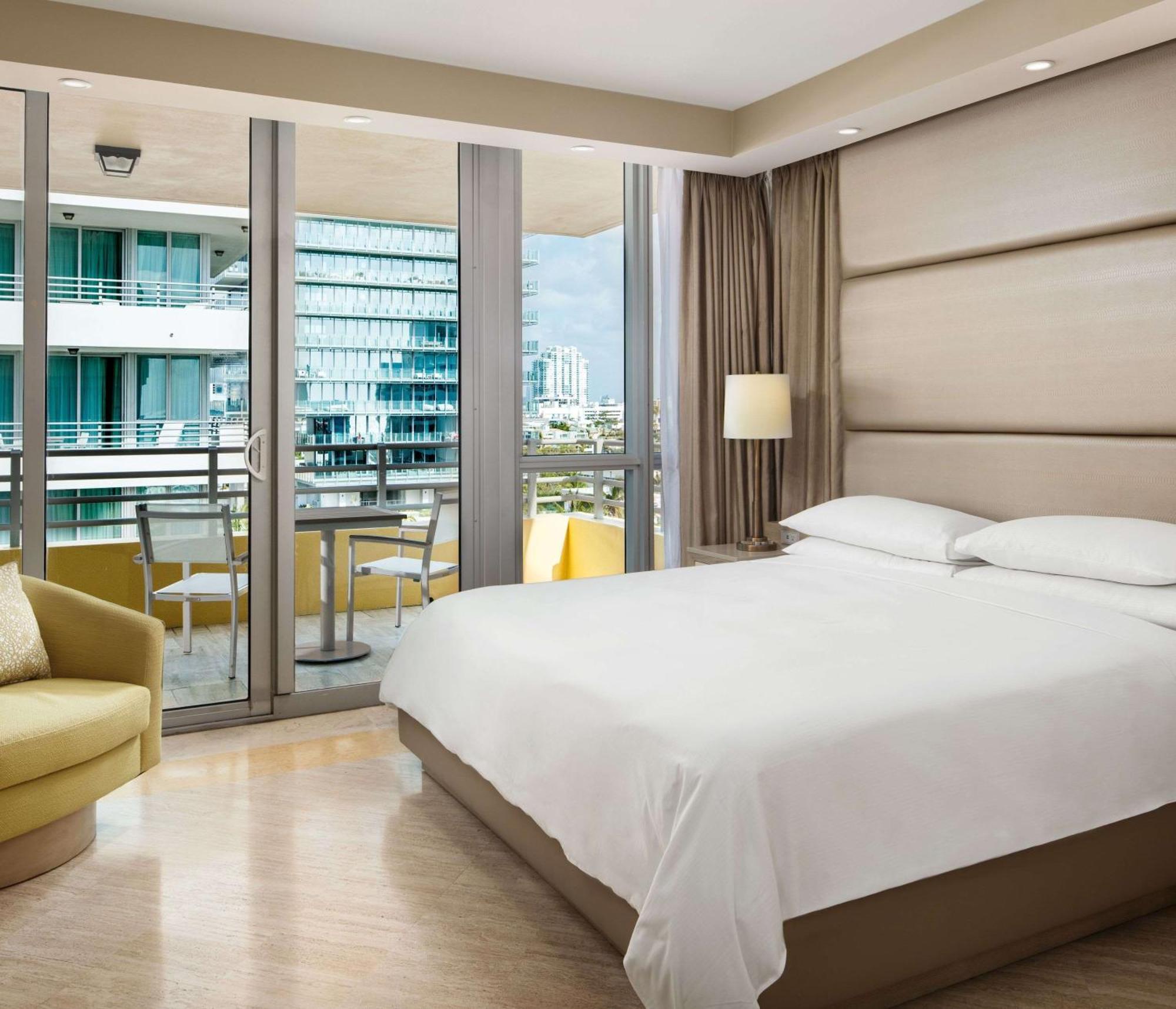 Resort Hilton Bentley Miami South Beach 4*