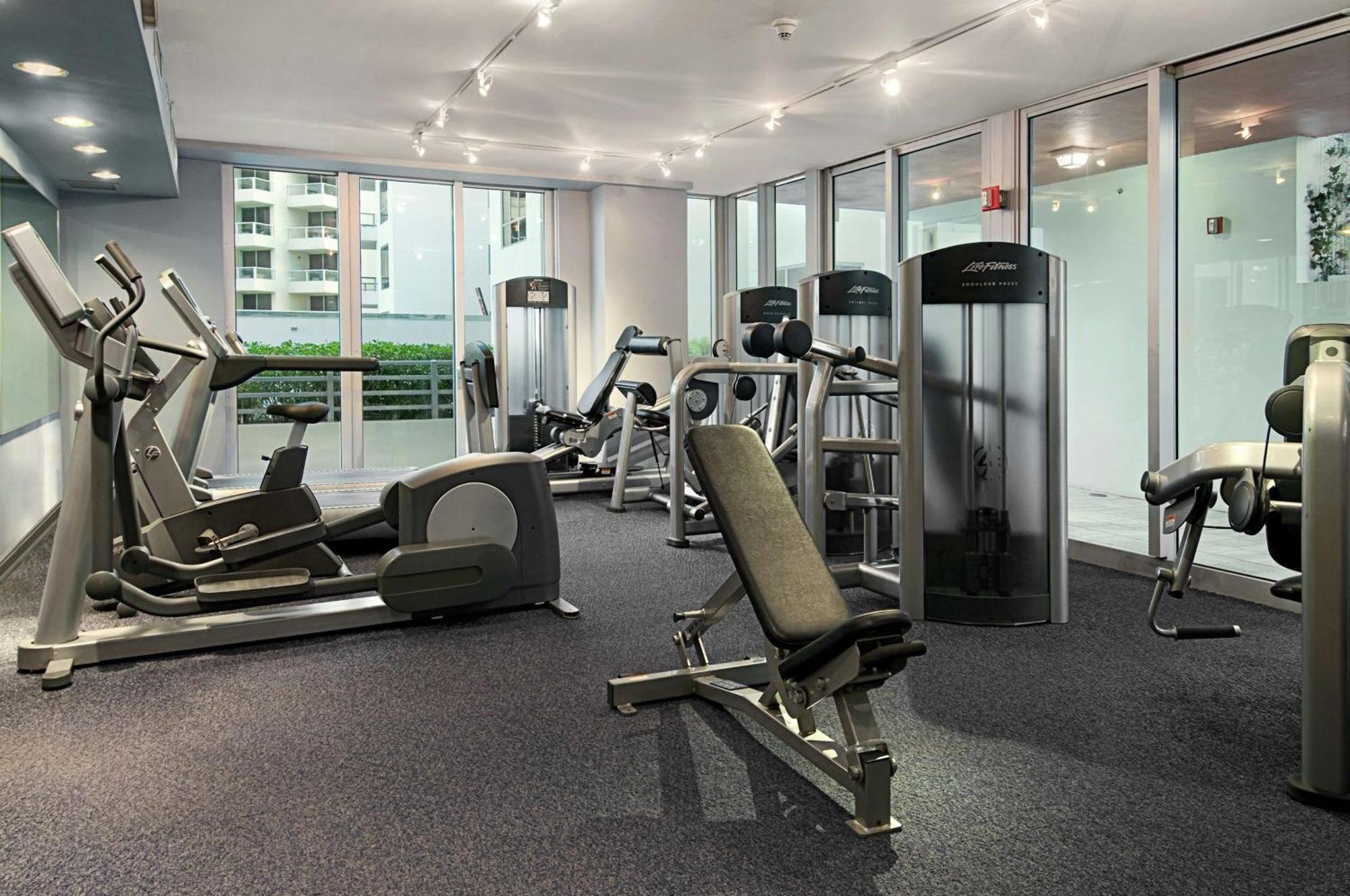 Resort Hilton Bentley Miami South Beach 4*
