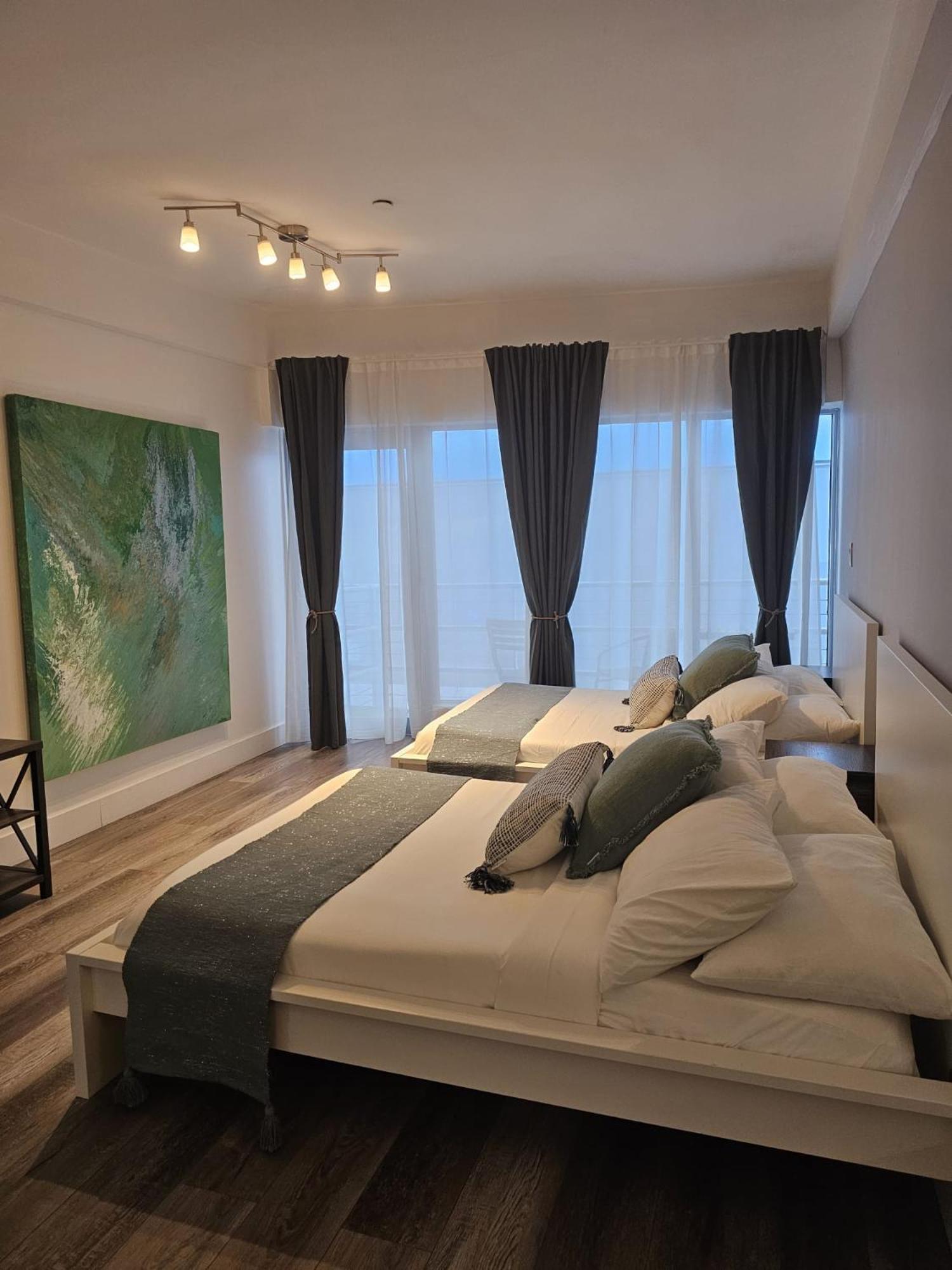 Big With Rooftop Pool Ocean View Apartment