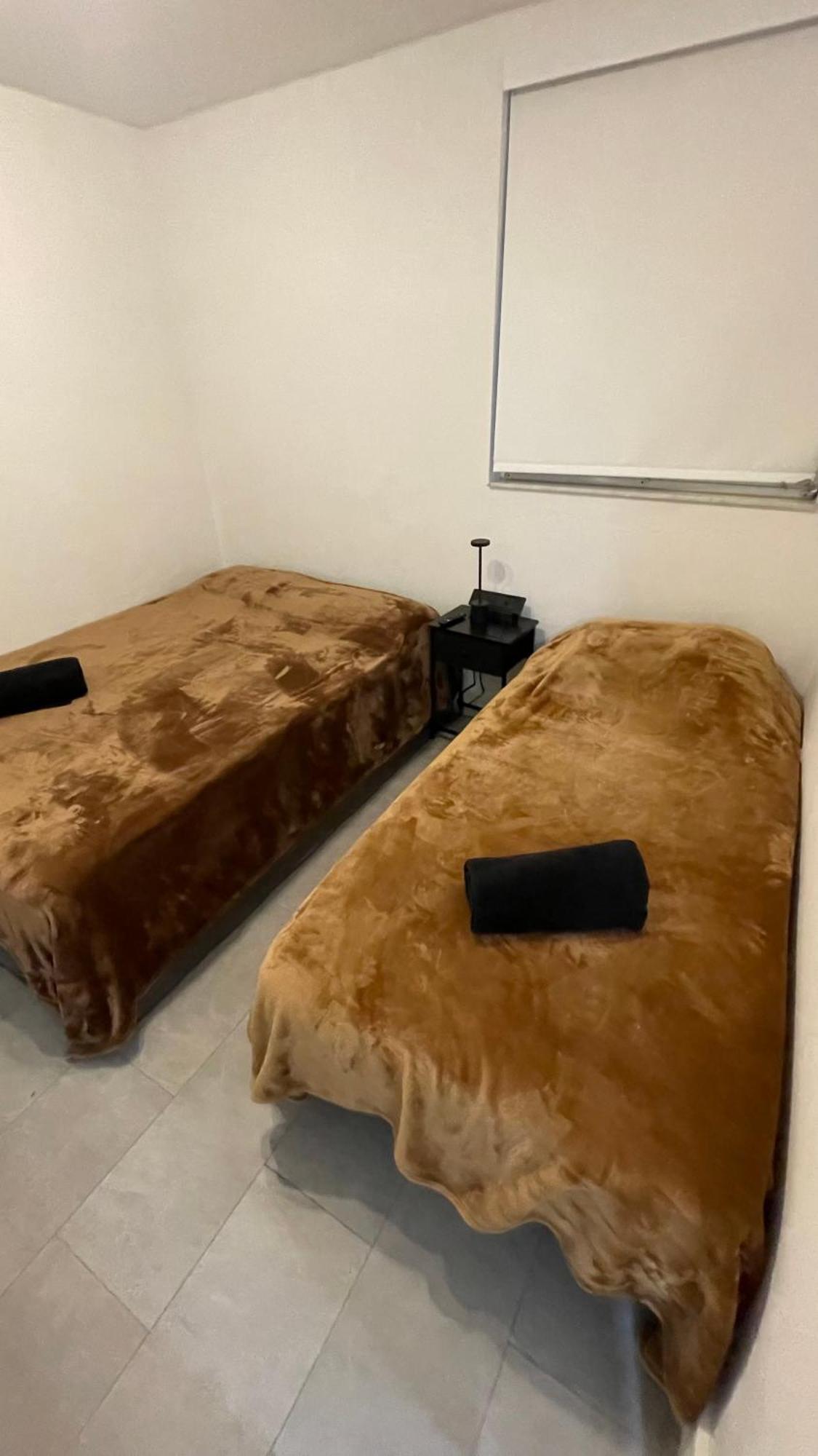 Habitacion Privada 2 Camas A 300 Metros De La Playa Homestay *