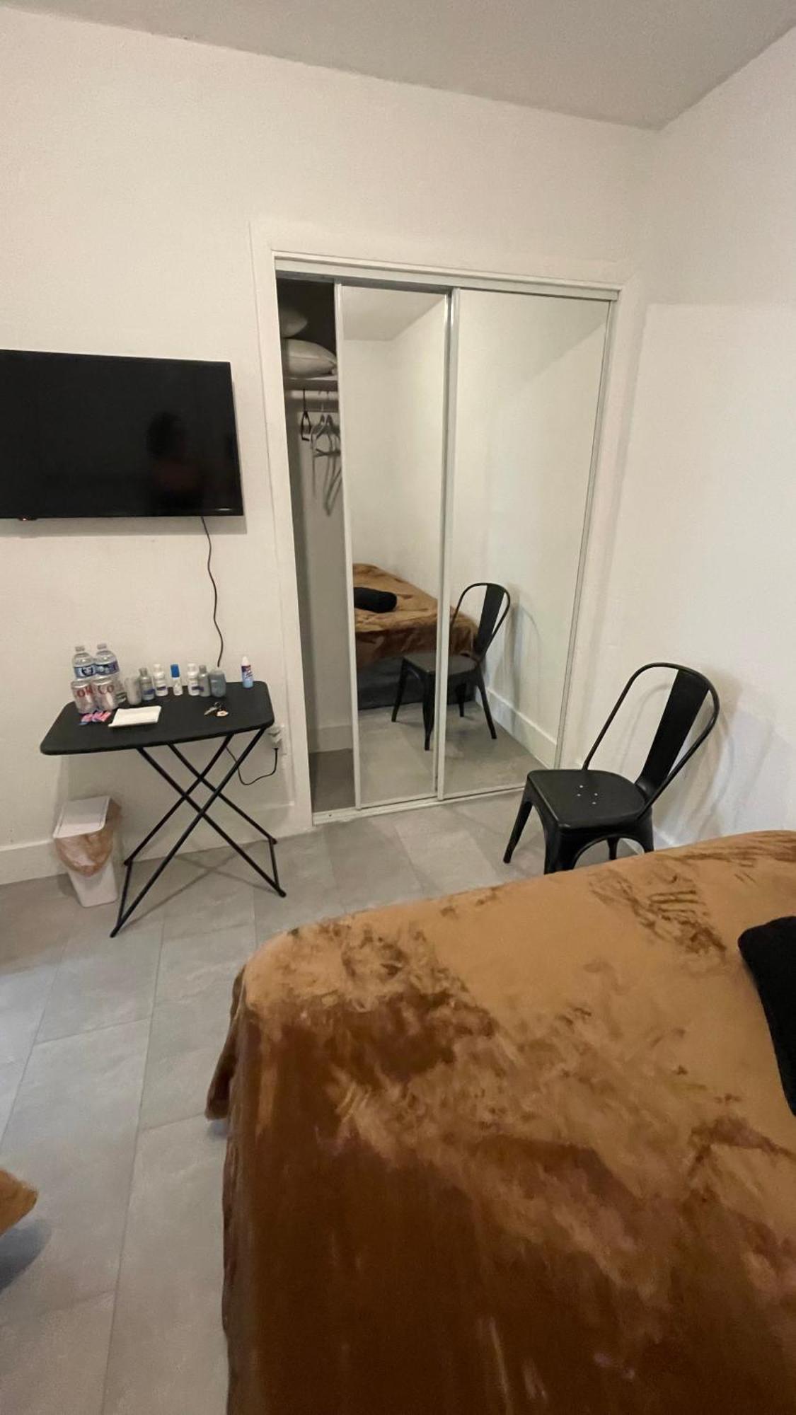 Homestay Habitacion Privada 2 Camas A 300 Metros De La Playa