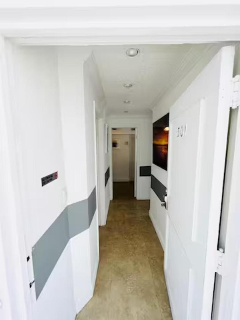South Beach Apartment With Parking * Miami Beach