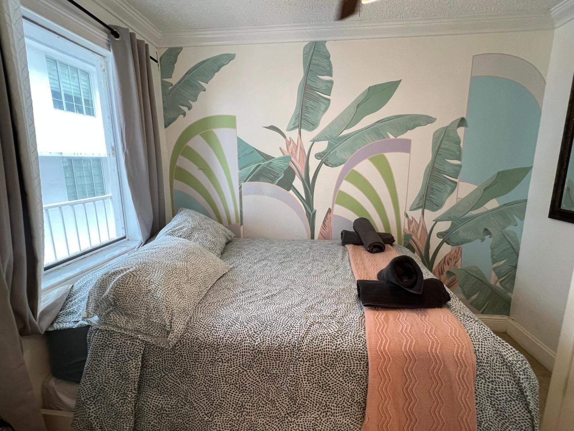 South Beach Apartment With Parking