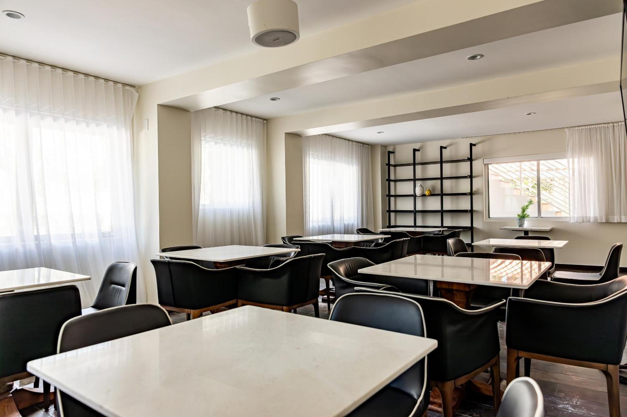 Kenmore Village Hotel, South 4*