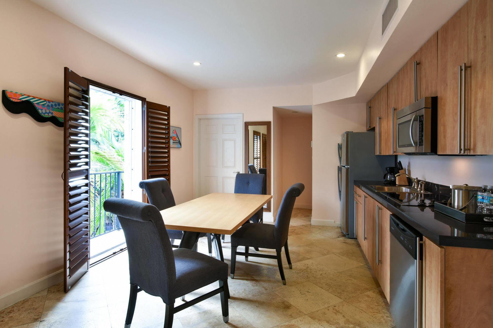 Casa Victoria Orchid Aparthotel Miami Beach