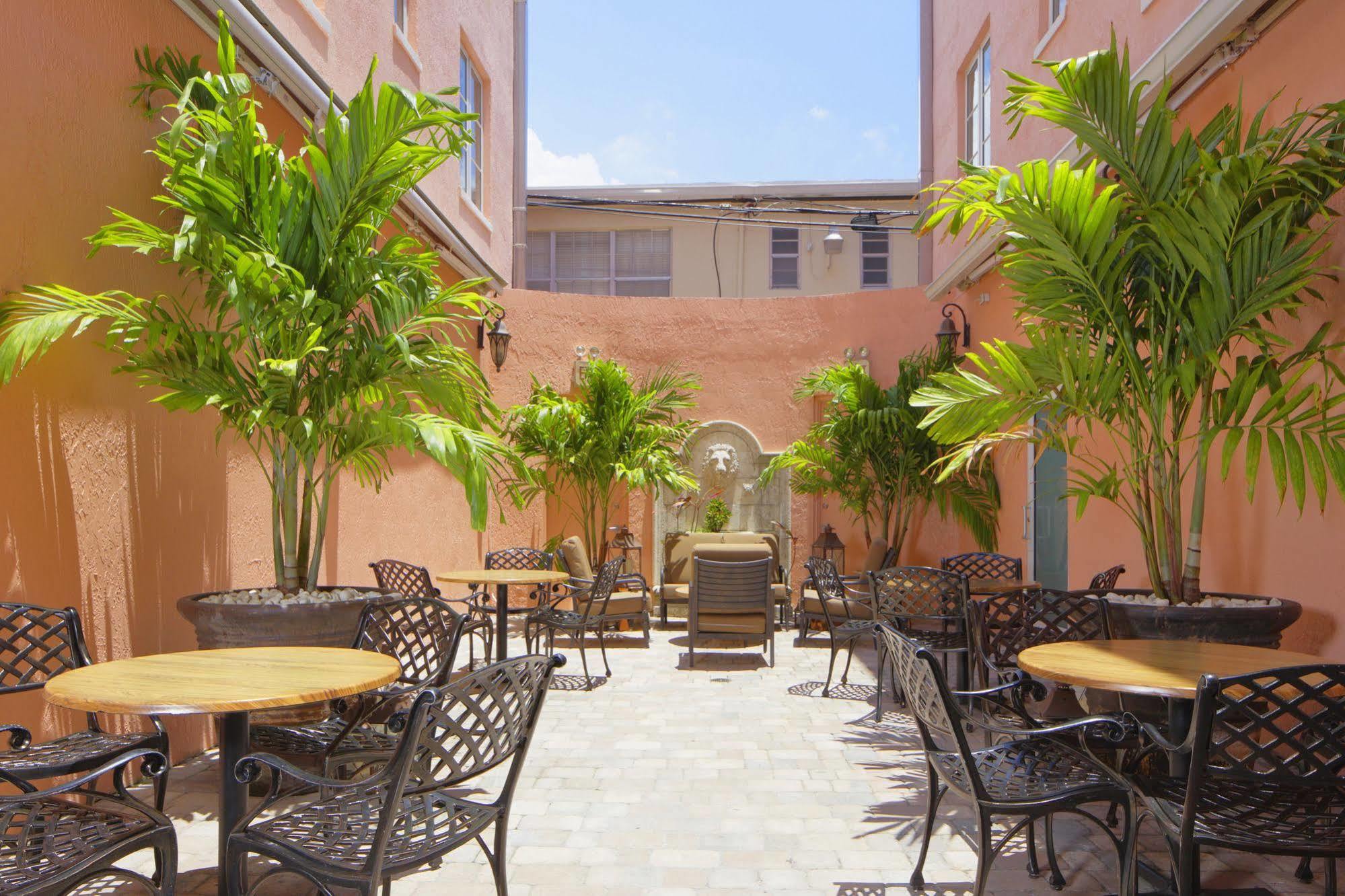 Casa Victoria Orchid Aparthotel Miami Beach