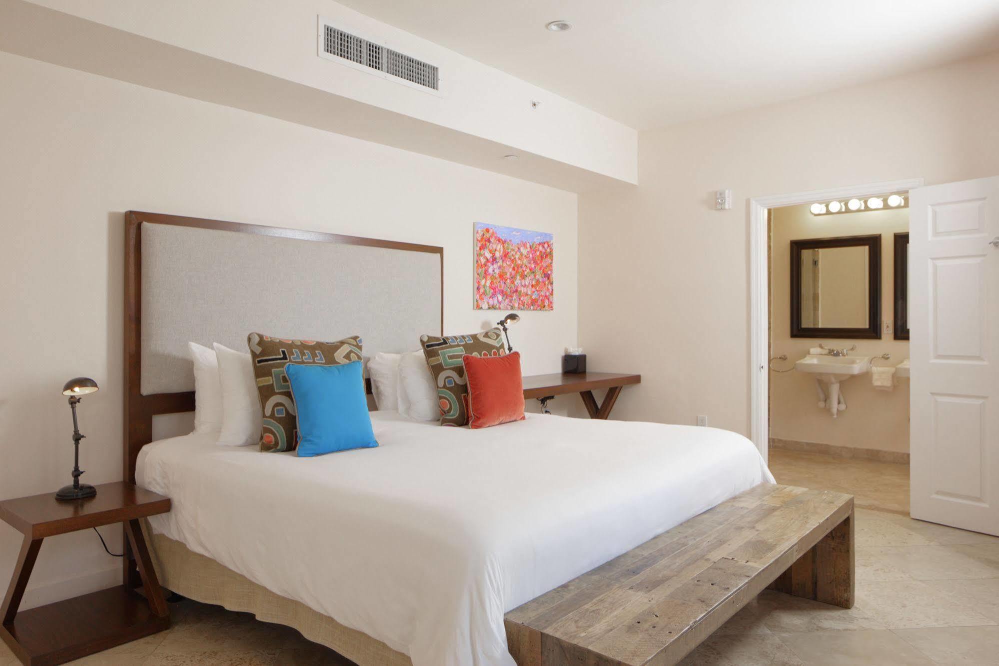 Casa Victoria Orchid Miami Beach