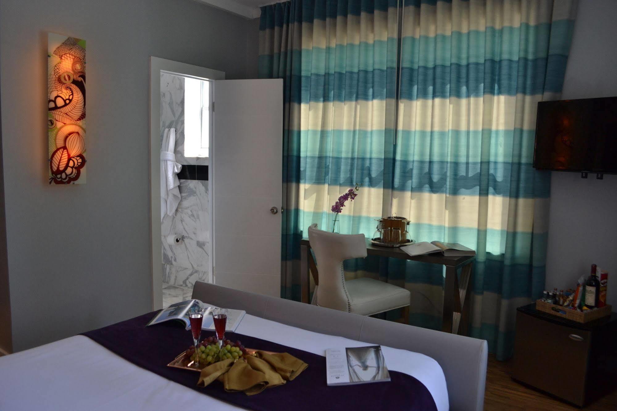 Shelley Hotel