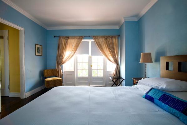 Sadigo Court Miami Beach
