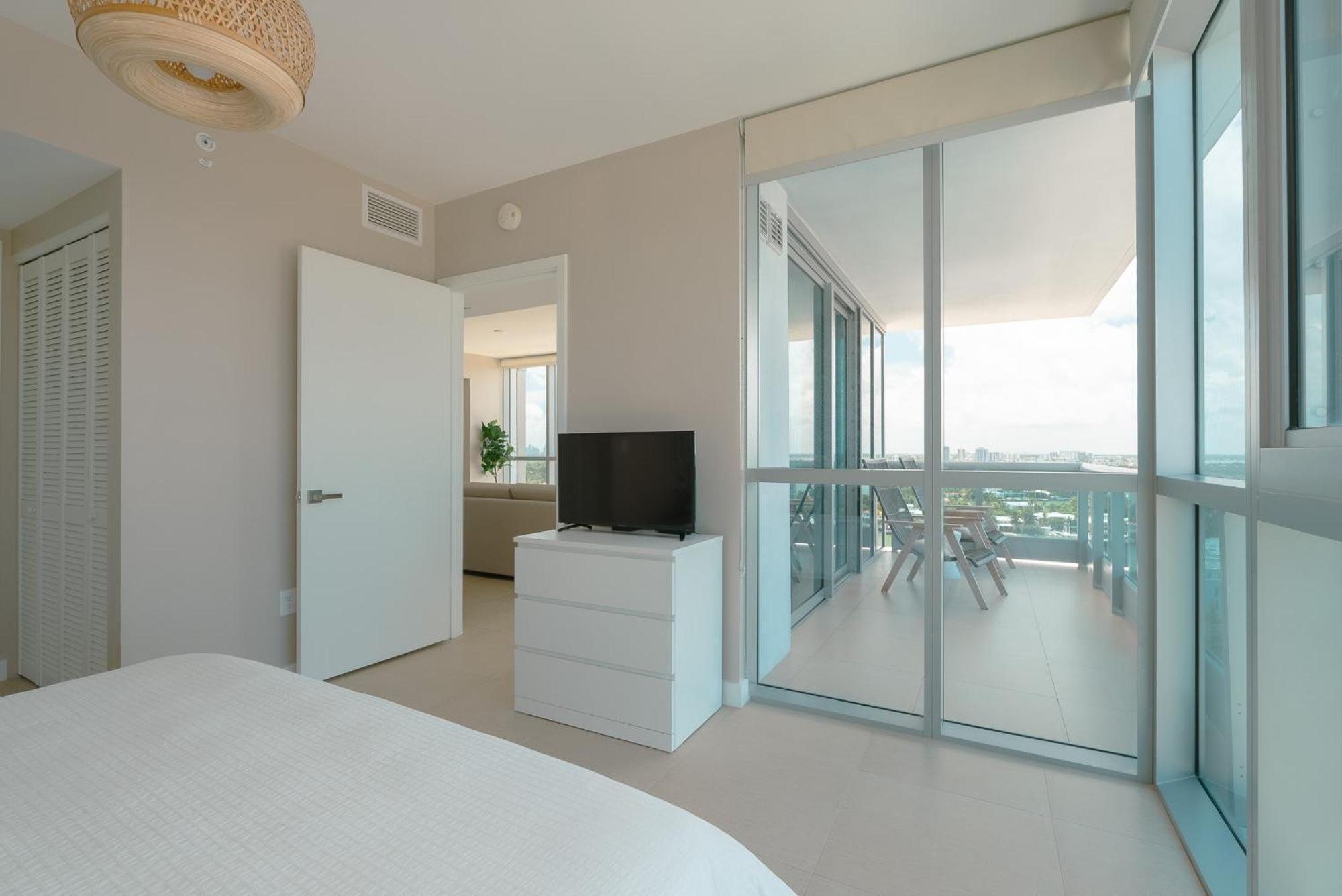 Apartment Ocean 2 Sky At Monte Carlo Miami Miami Beach