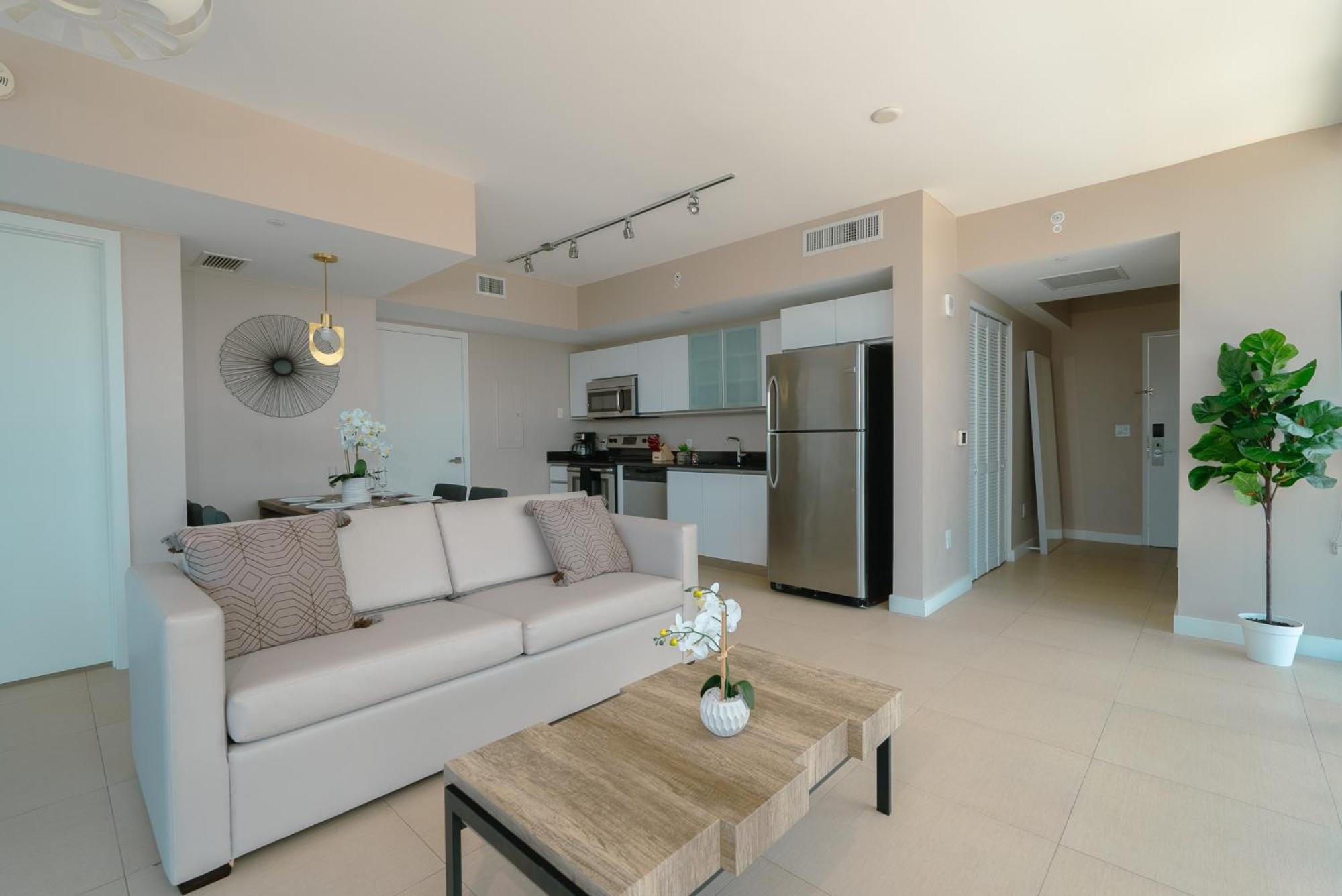 Ocean 2 Sky At Monte Carlo Miami Apartment *