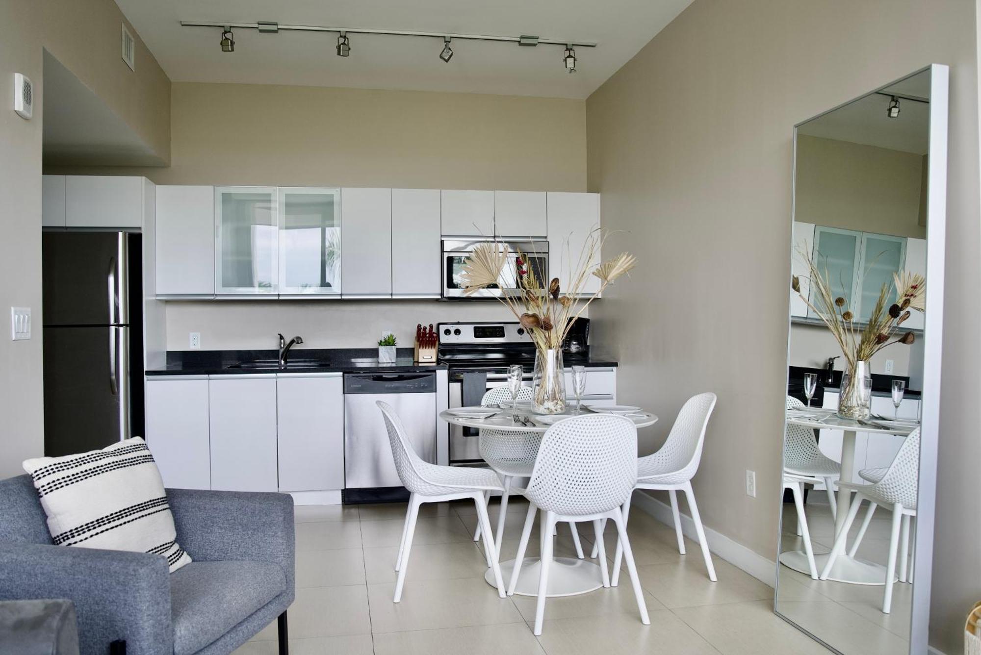 Ocean 2 Sky At Monte Carlo Miami Apartment