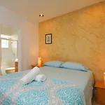 Amazing Location - Ocean Drive & Beach Front Apartment