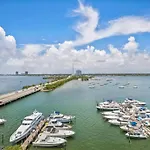 Miami\'S Bayfront One-Bedroom Condo